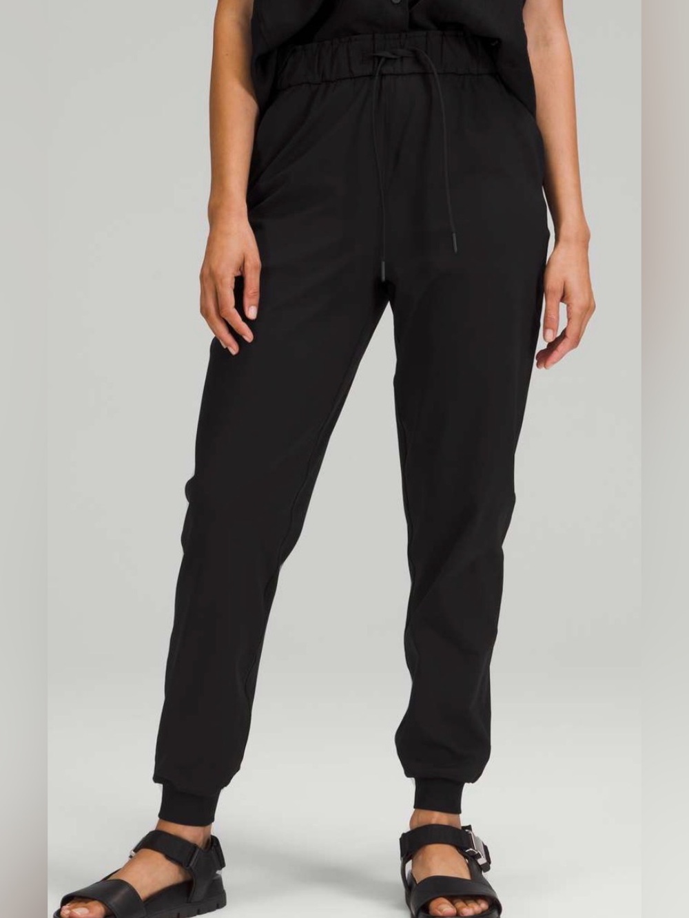 Lululemon black joggers